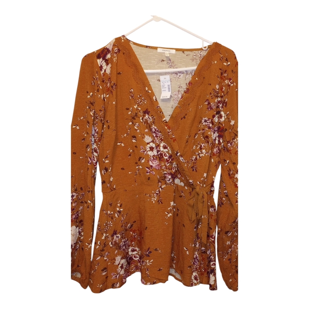 Women's Long sleeve Floral Maurices Faux Wrap Top Size Large NWT